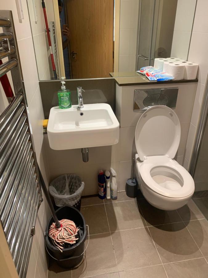 King Dems Home Dagenham Eksteriør billede